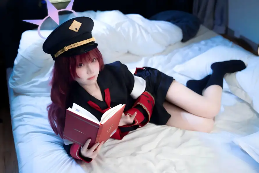 5k书本壁纸-光环 - 制服-卧室「哲风壁纸」