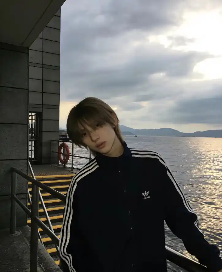 4k帅哥壁纸 - 水域 - 浅发 - 男生「哲风壁纸」