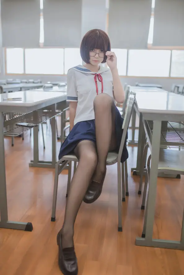 4kjk壁纸 - 少女 - 教室 - 校园「哲风壁纸」