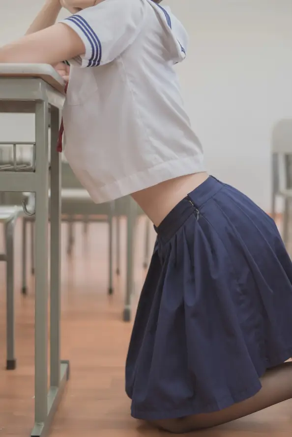 4kjk壁纸 - 少女 - 教室 - 校服「哲风壁纸」