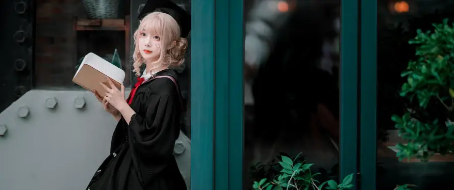3k55壁纸-书本 - 少女-绿植「哲风壁纸」