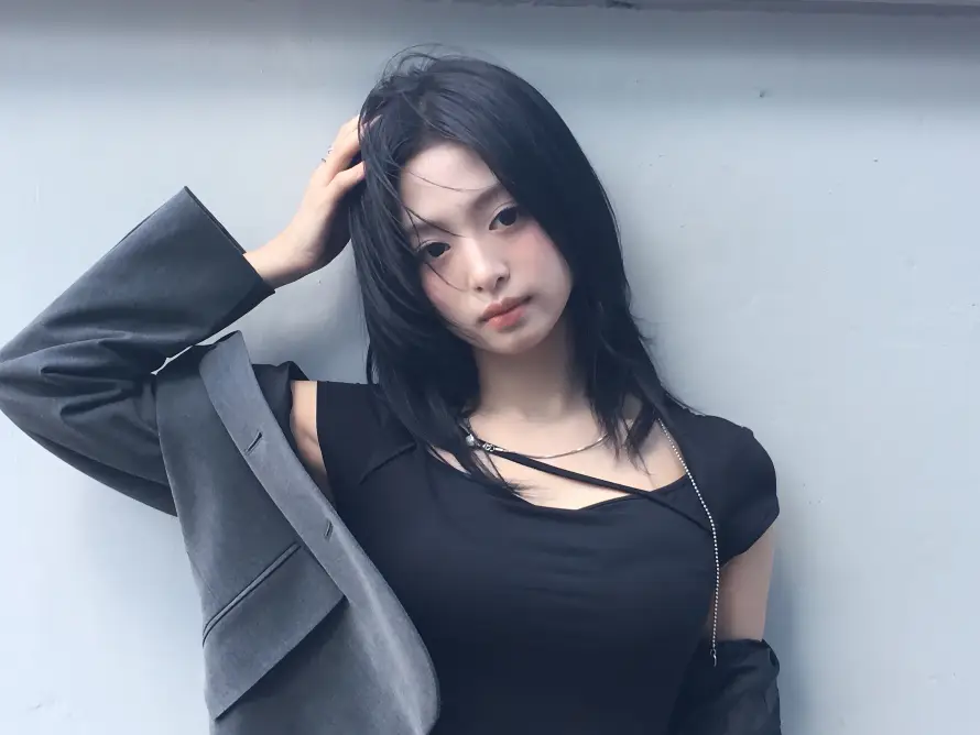4k时尚壁纸-韩系 - 项链-女歌手「哲风壁纸」