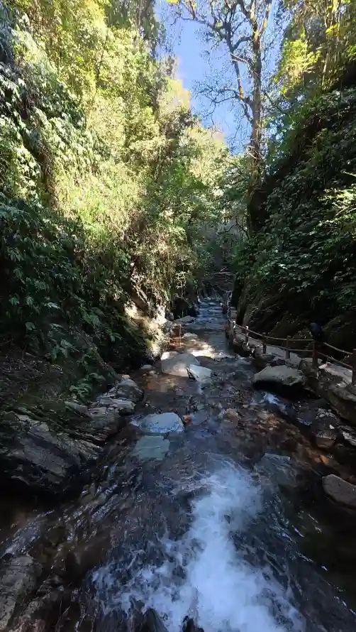 4k山涧壁纸 - 山谷 - 岩石 - 户外「哲风壁纸」