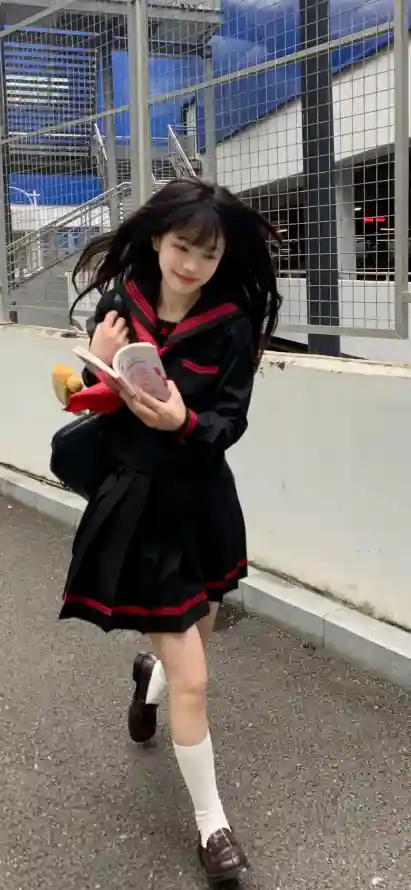 4k书本壁纸 - 围栏 - 奔跑 - 少女「哲风壁纸」