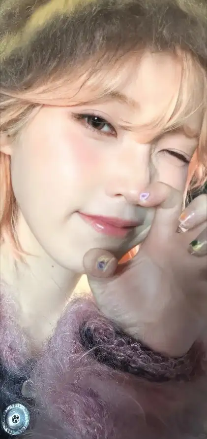 4kIU壁纸 - 女星 - 比心 - 甜美「哲风壁纸」