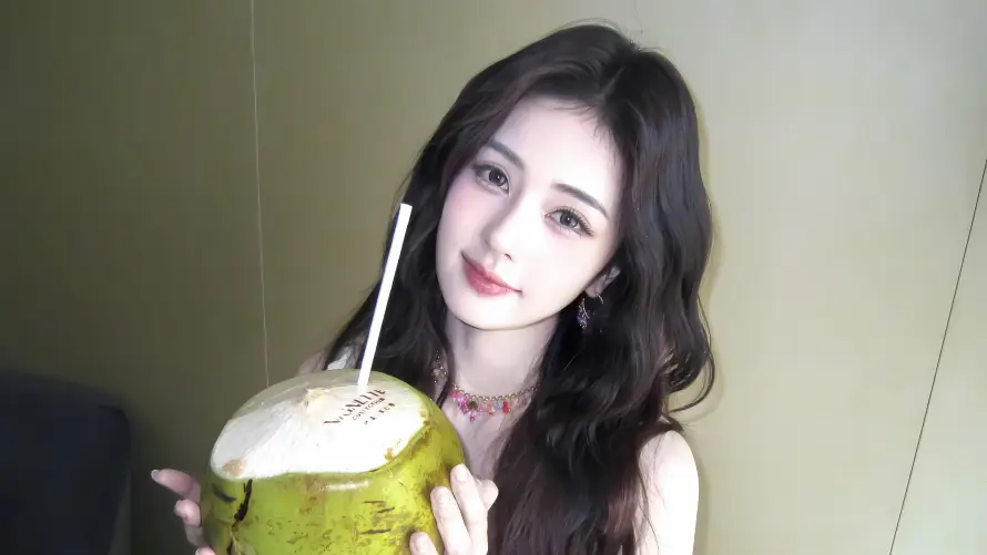 4k卷发壁纸-少女 - 无袖-椰子「哲风壁纸」