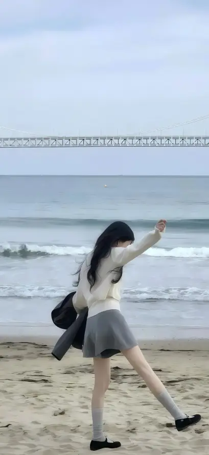 4k休闲壁纸 - 天空 - 少女 - 沙滩「哲风壁纸」