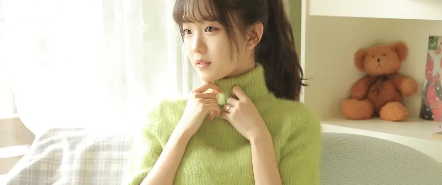 4k室内壁纸 - 少女 - 暖光 - 玩偶「哲风壁纸」