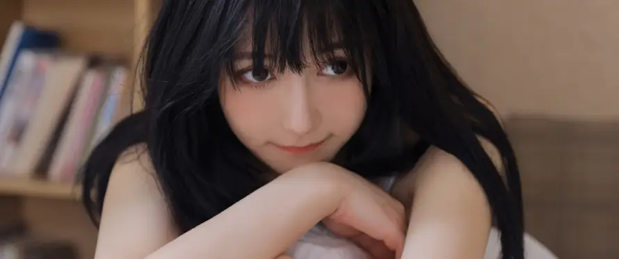 4k书架壁纸 - 室内 - 少女 - 居家「哲风壁纸」