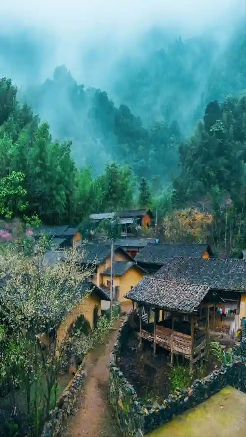 4k乡村壁纸 - 云雾 - 古村 - 土路「哲风壁纸」