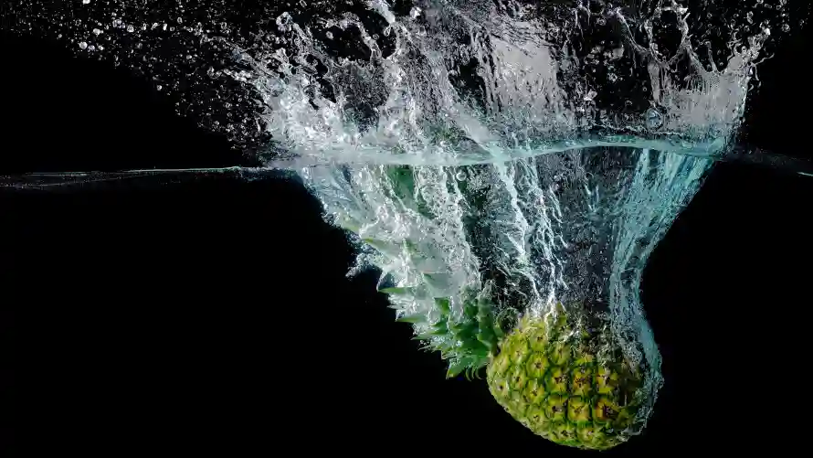 4k入水壁纸-水 - 水珠-水花「哲风壁纸」
