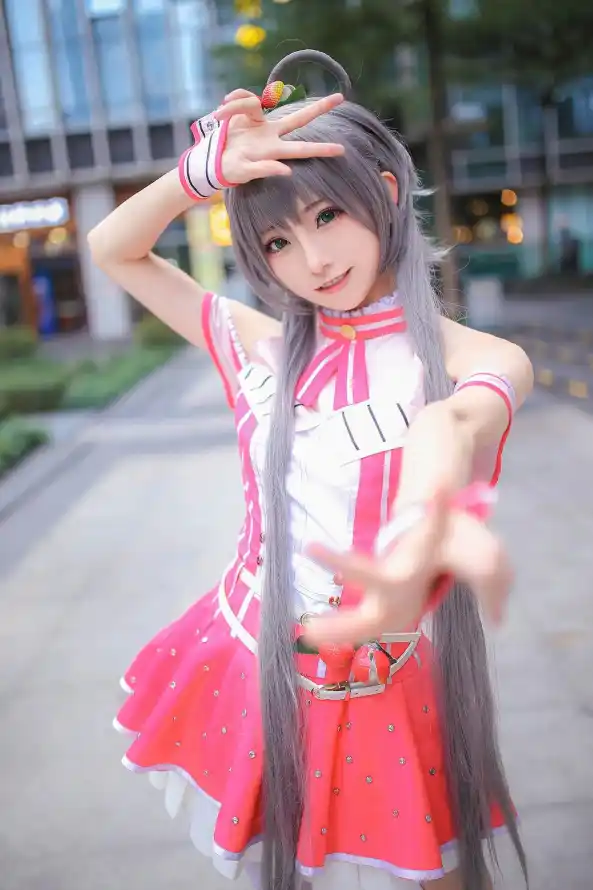 4k元气壁纸 - 少女 - 户外 - 手势「哲风壁纸」