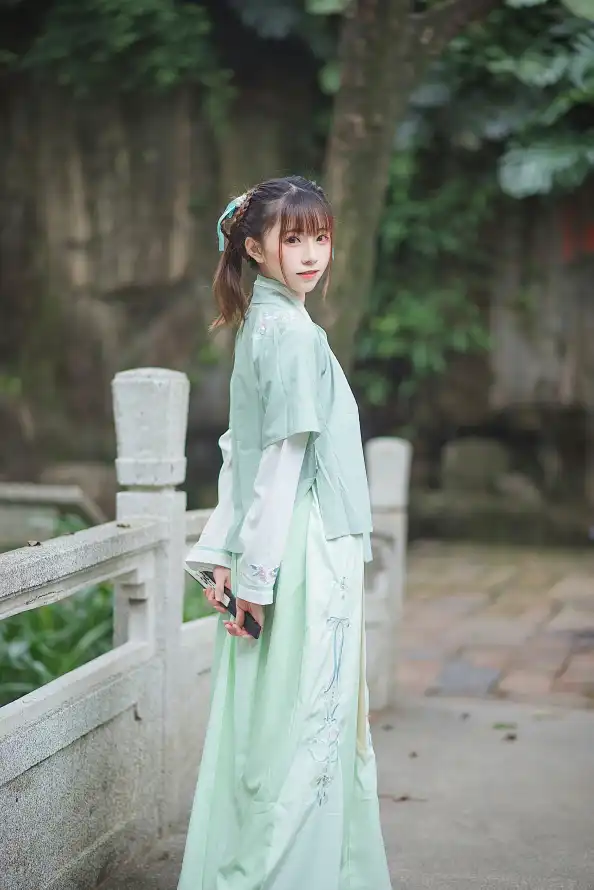 4k写真壁纸 - 古风 - 回头 - 国风「哲风壁纸」