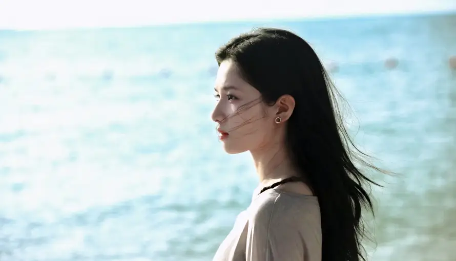 2k侧颜壁纸-夏天 - 海边-海风「哲风壁纸」