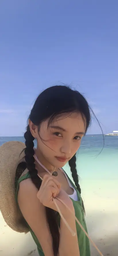 4k夏日壁纸 - 少女 - 沙滩 - 海边「哲风壁纸」