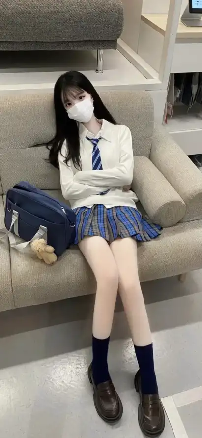 4k口罩壁纸 - 少女 - 居家 - 沙发「哲风壁纸」