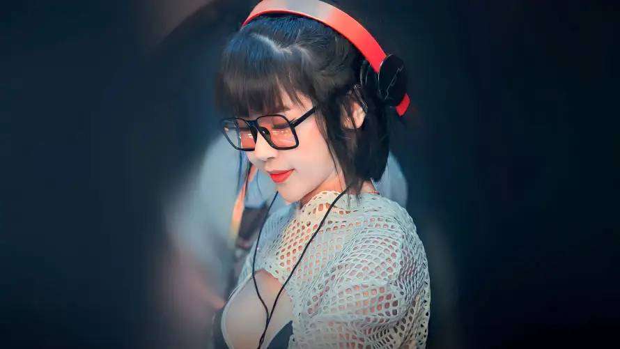 5k桌面壁纸-短发 - 红唇-美女「哲风壁纸」 5k桌面壁纸-短发 - 红唇-美女「哲风壁纸」