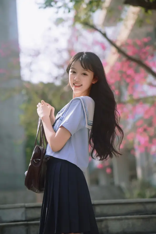 4k少女壁纸 - 微笑 - 户外 - 校园「哲风壁纸」
