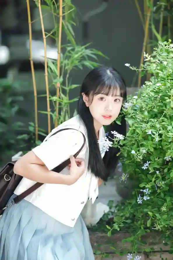 4k学生壁纸 - 少女 - 户外 - 清纯「哲风壁纸」
