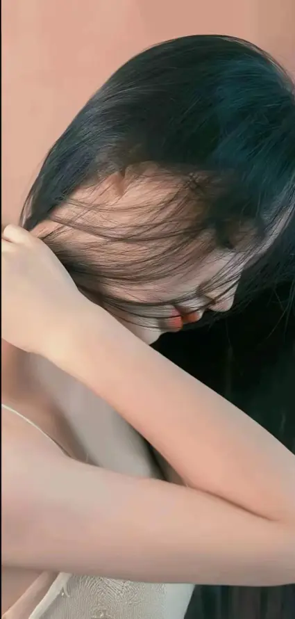4k性感壁纸 - 捂脸 - 红唇 - 美女「哲风壁纸」