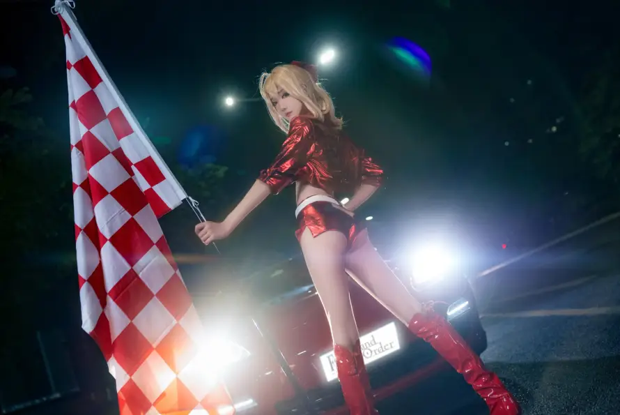 4k短发壁纸-金发 - 赛车旗-Fate「哲风壁纸」