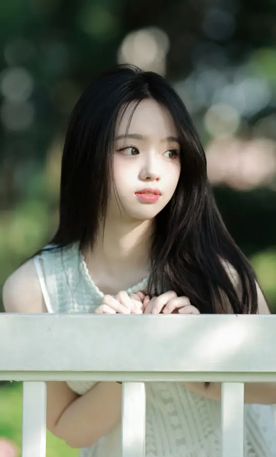 4k侧脸壁纸 - 可爱 - 少女 - 户外「哲风壁纸」