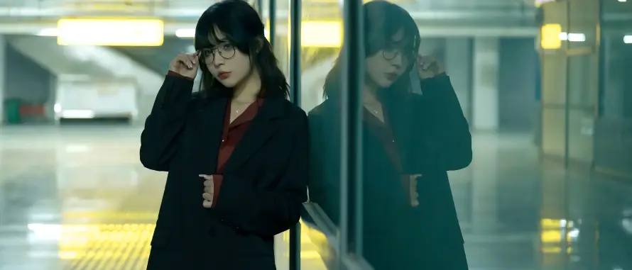 7k冷调壁纸-御姐 - 眼镜-美女「哲风壁纸」