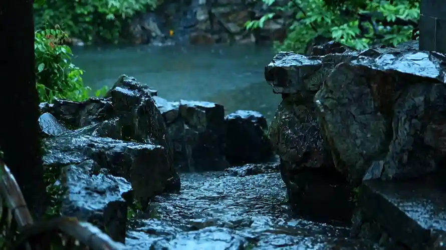 3k山间壁纸-水面 - 河流-湿润「哲风壁纸」