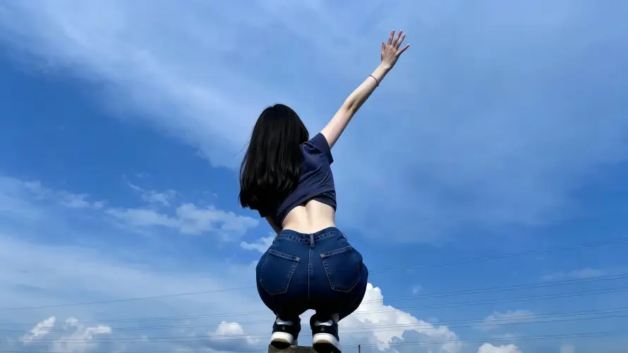 3k图片壁纸-好看 - 少女-户外「哲风壁纸」