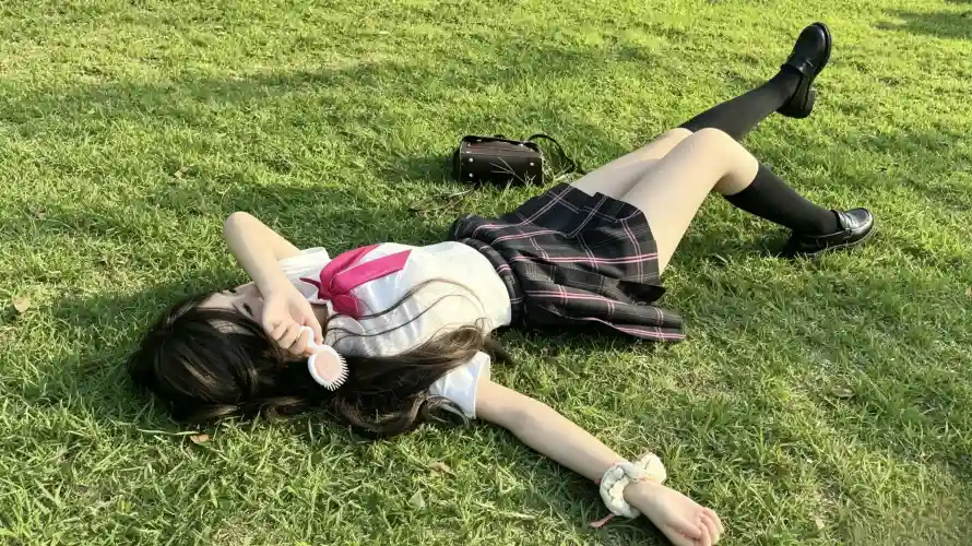3k图片壁纸-好看 - 少女-户外「哲风壁纸」