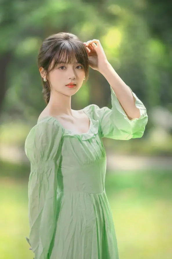 4k少女壁纸 - 户外 - 方领 - 树林「哲风壁纸」