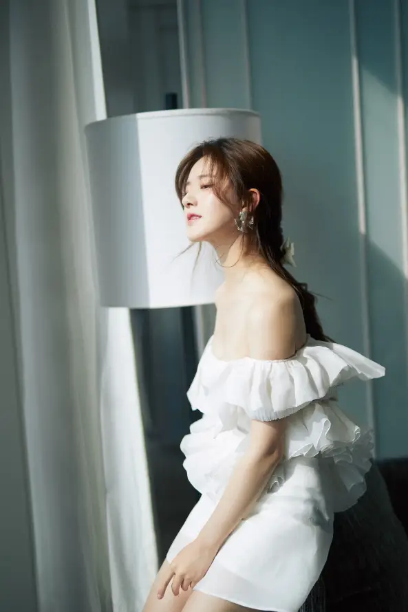 4k优雅壁纸 - 写真 - 女星 - 室内「哲风壁纸」