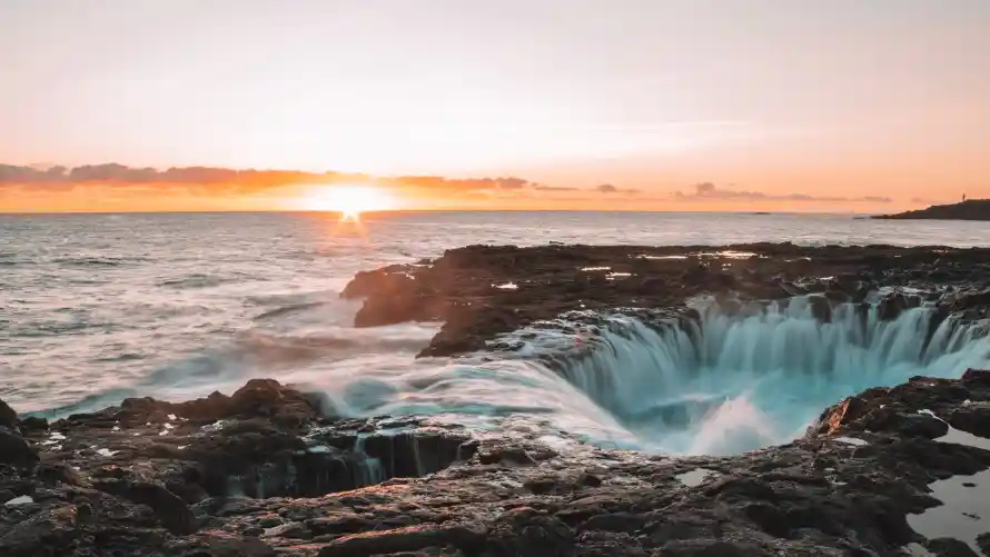 4k夕阳壁纸-岩石 - 日落-海岸「哲风壁纸」