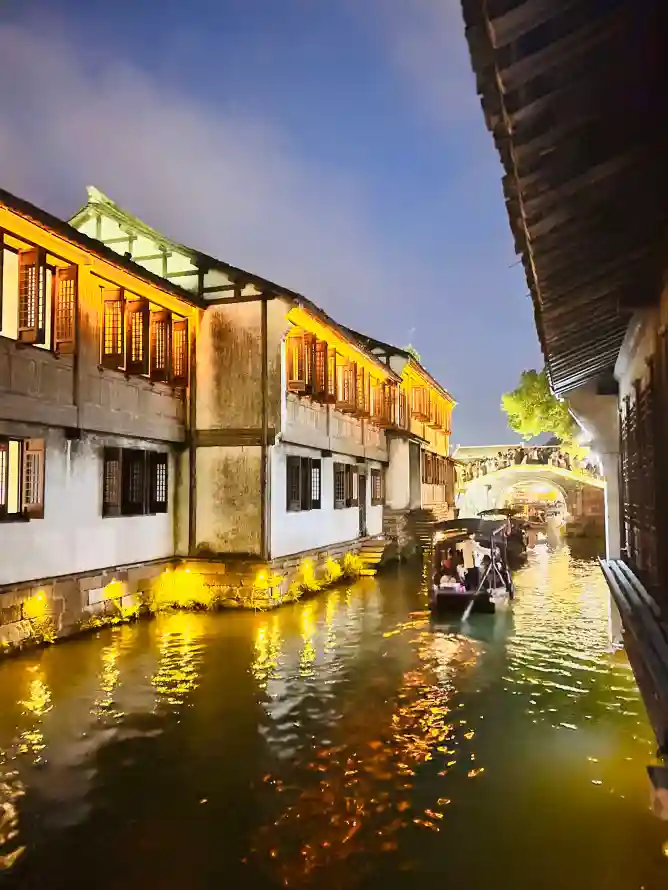 4k古建壁纸 - 古镇 - 夜景 - 暖光「哲风壁纸」