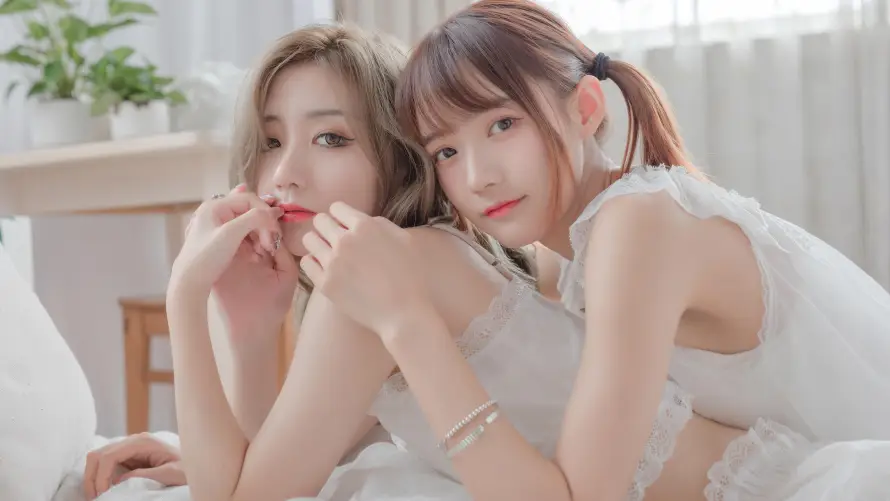 4k女神壁纸-少女 - 居家-白裙「哲风壁纸」