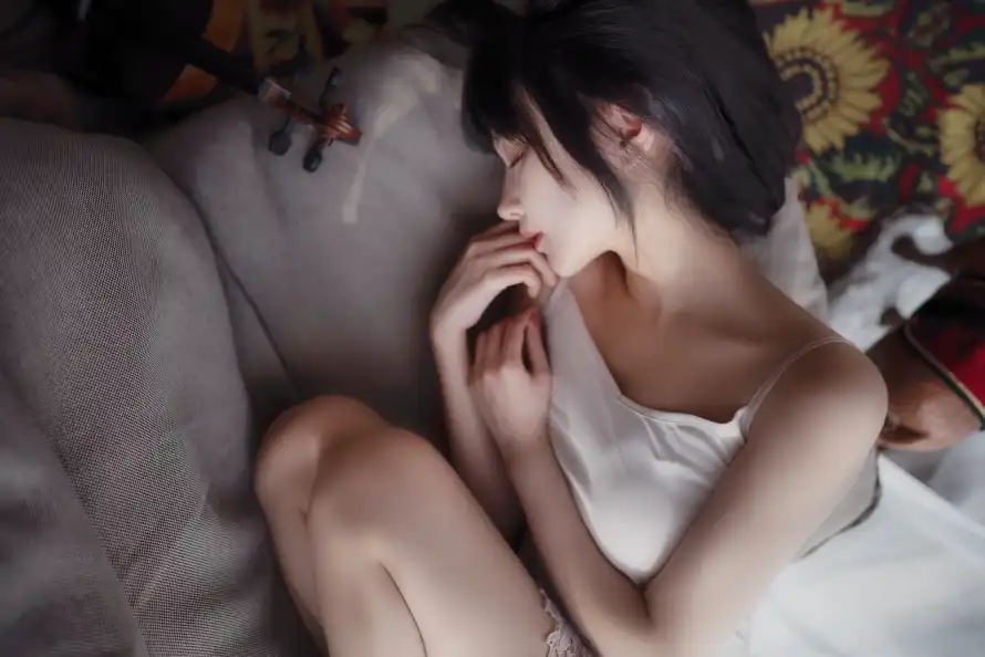 4k休闲壁纸 - 侧颜 - 少女 - 居家「哲风壁纸」 4k休闲壁纸 - 侧颜 - 少女 - 居家「哲风壁纸」