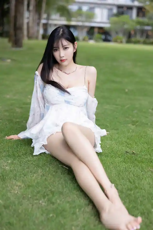 4k性感壁纸 - 户外 - 美女 - 美腿「哲风壁纸」