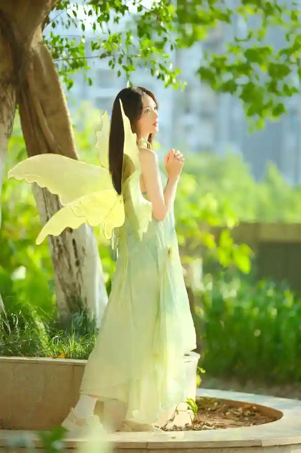 4k仙女壁纸 - 性感 - 户外 - 树荫「哲风壁纸」