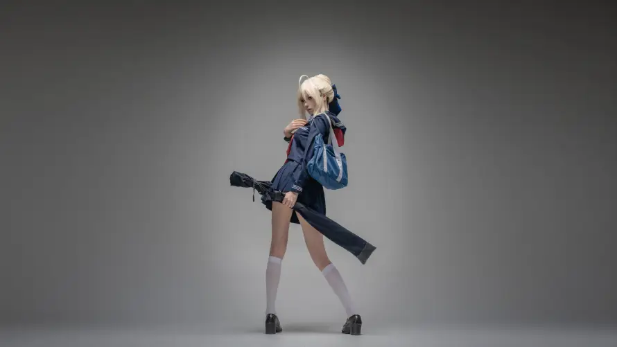 4k美女壁纸-金发 - 长剑-cos「哲风壁纸」