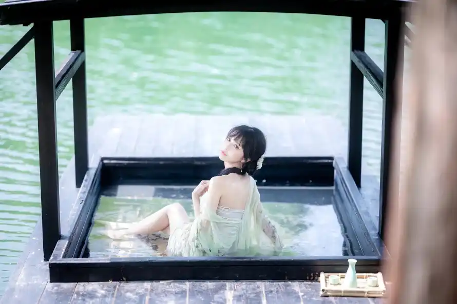 2k临水壁纸-国风 - 夏日-木亭「哲风壁纸」