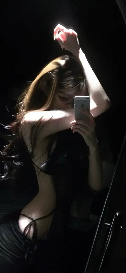 4k吊带壁纸 - 扎发 - 暗调 - 美女「哲风壁纸」