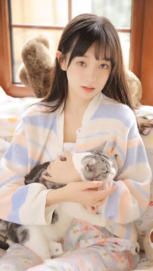 4k室内壁纸 - 少女 - 抱猫 - 治愈「哲风壁纸」