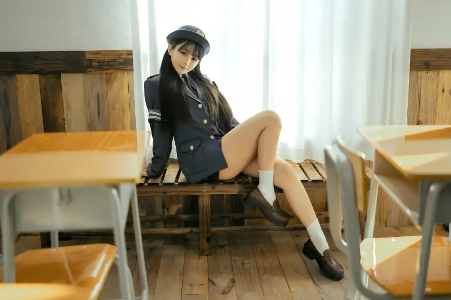 7k人像壁纸-制服 - 帽子-教室「哲风壁纸」