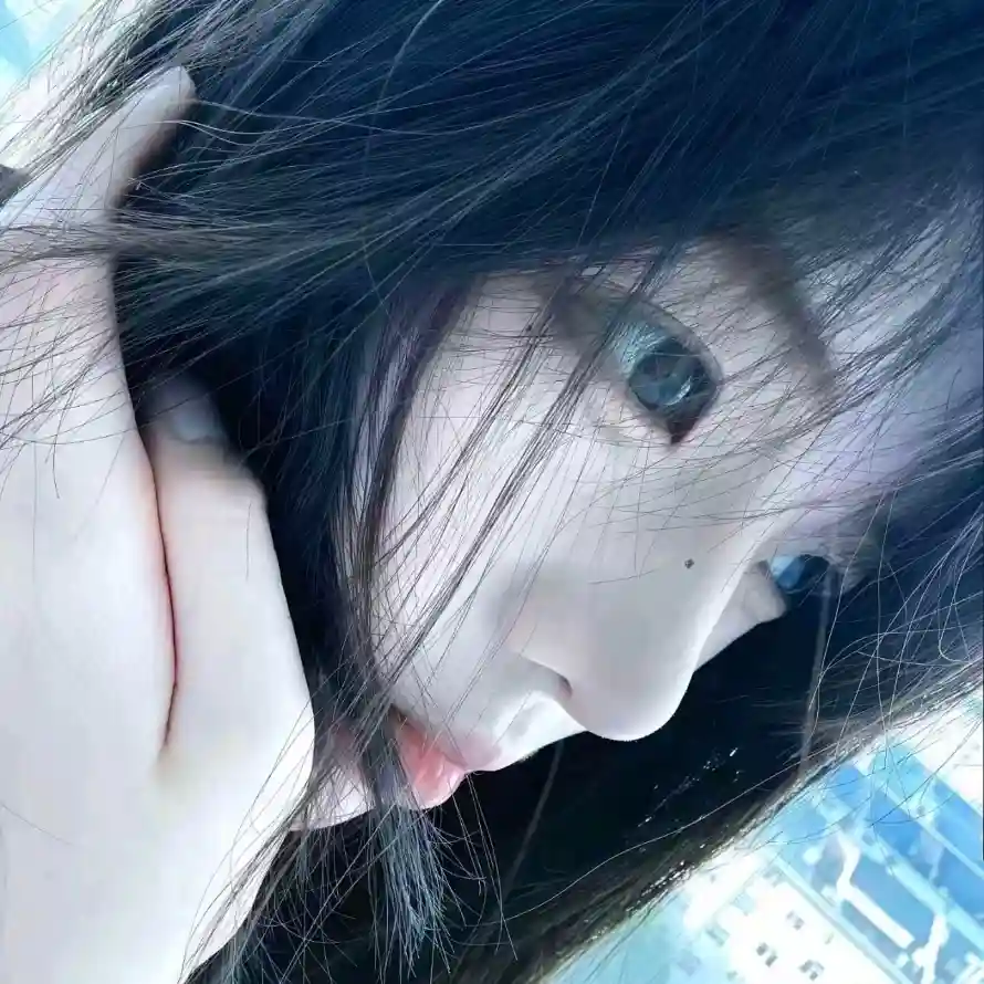 4k侧脸壁纸 - 头像 - 女生 - 托腮「哲风壁纸」