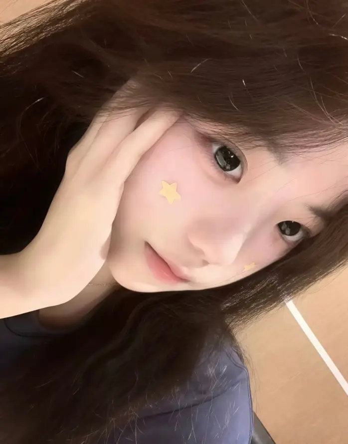 4k大眼壁纸 - 女头 - 女生 - 托脸「哲风壁纸」