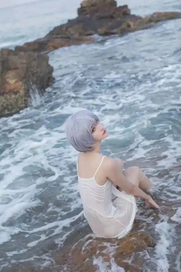 4k海岸壁纸 - 海浪 - 海边 - 短发「哲风壁纸」