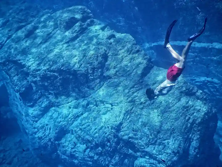 4k水下壁纸-海底 - 海洋-深海「哲风壁纸」