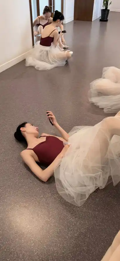 4k休息壁纸 - 吊带 - 手机 - 练舞「哲风壁纸」