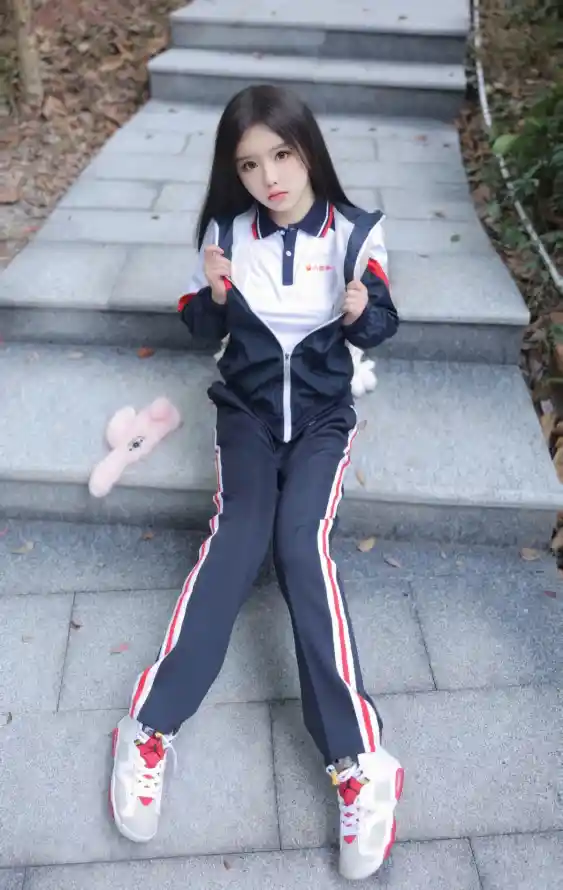 4k学生壁纸 - 少女 - 户外 - 校服「哲风壁纸」