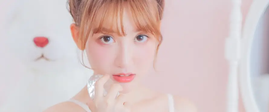 3k吊带壁纸-少女 - 爱心-甜系「哲风壁纸」